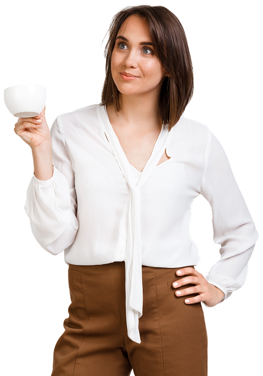 exitosa senora jefe tomando cafe sonriendo 1